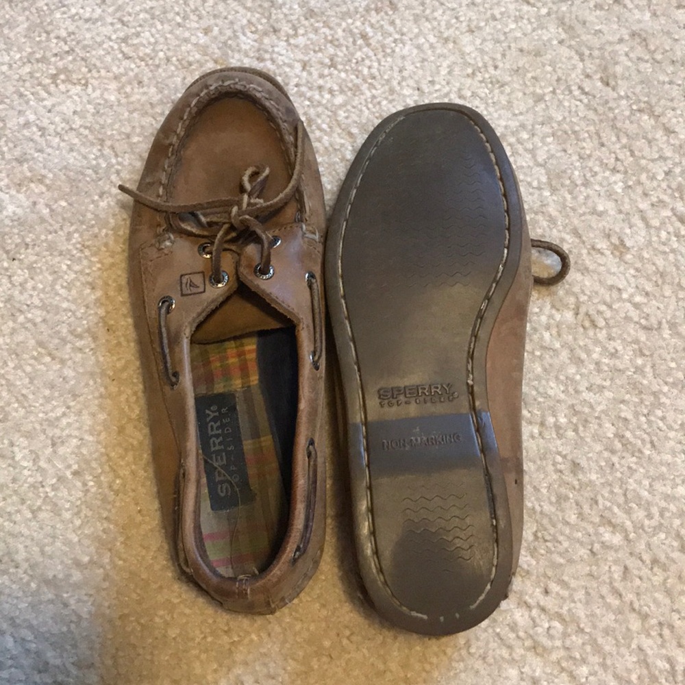 Women’s 7.5 Sperry’s